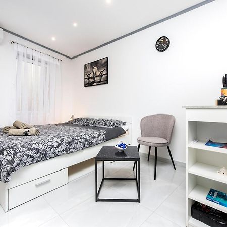 Apartment Leo 로비니 외부 사진