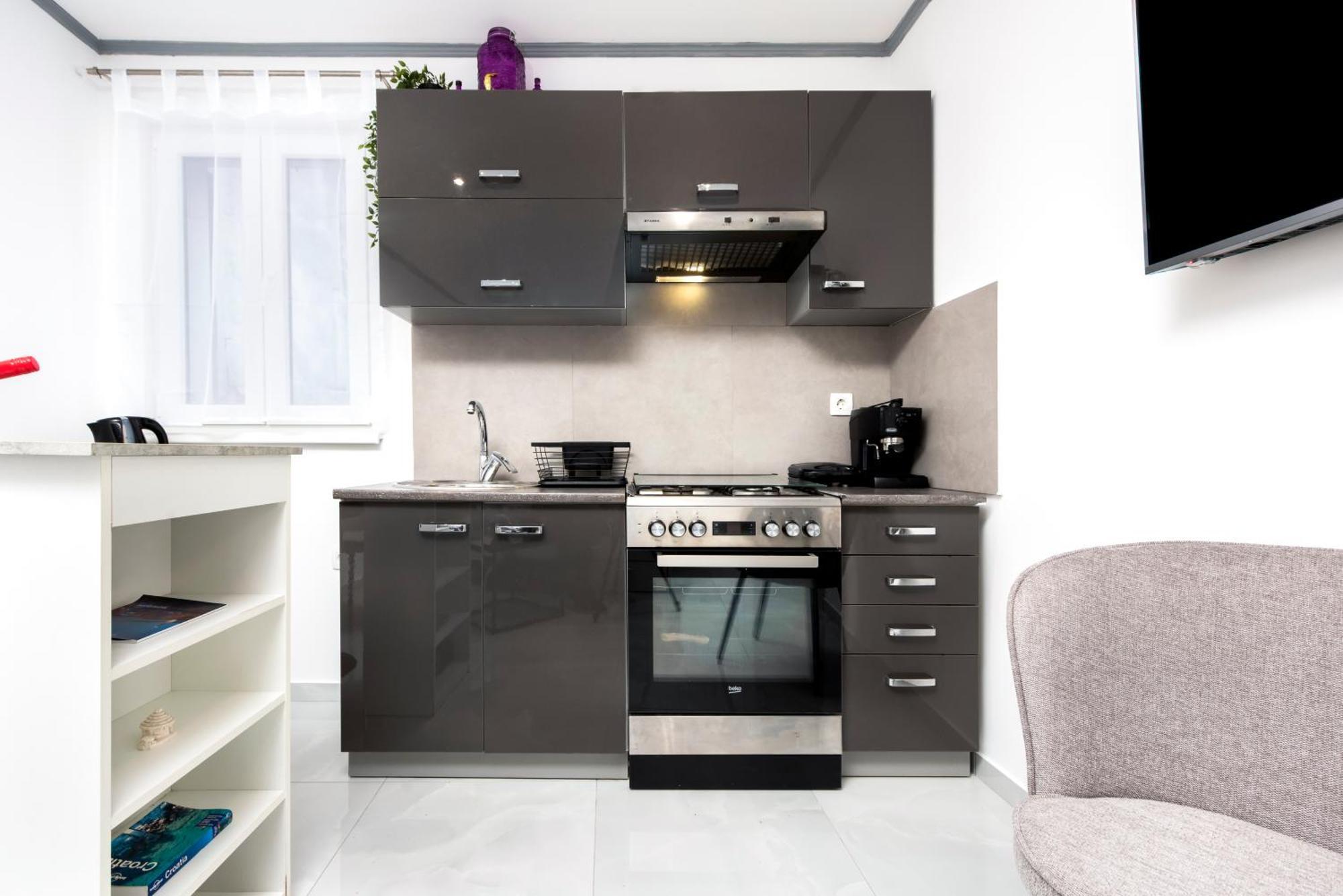 Apartment Leo 로비니 외부 사진